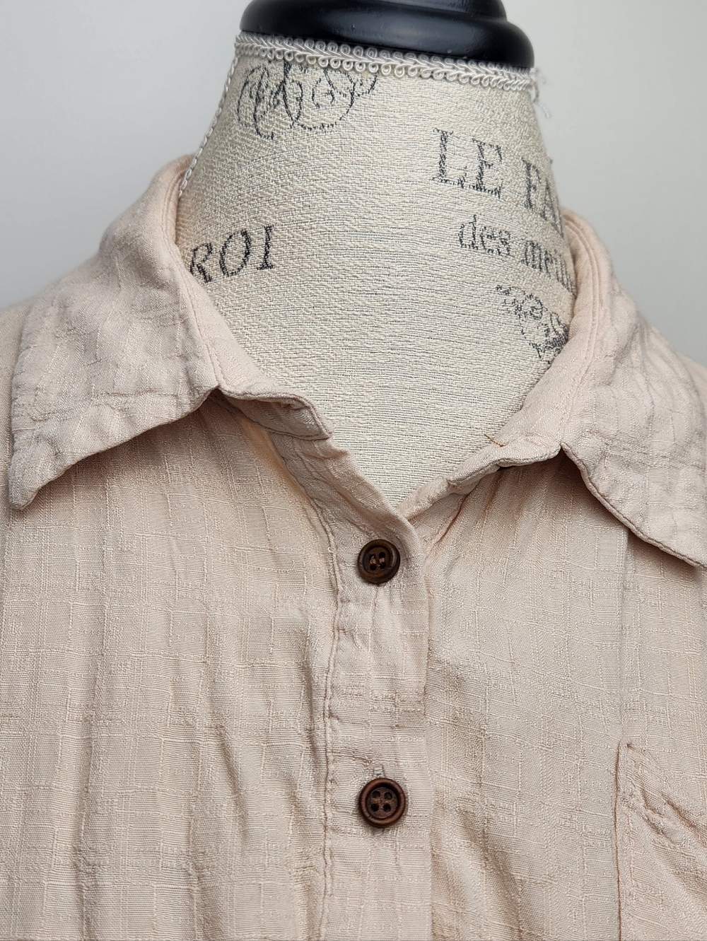 Vintage Beige Buttonup Safari Shirt - Picture 9 of 16